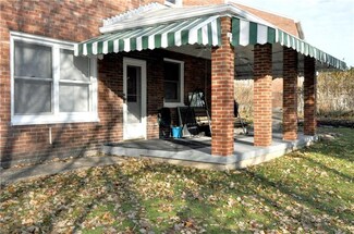 345 Mount Vernon Dr, Pittsburgh, PA 15223
