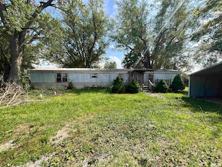 7732 Brubaker Rd, Kinmundy, IL 62854