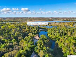 19910 White Tail Ln, Louisville, NE 68037