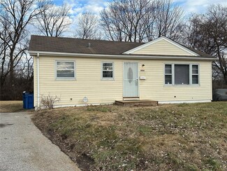 6824 Larry Ln, Saint Louis, MO 63134