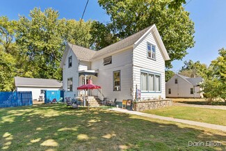 173 Church St, Saranac, MI 48881