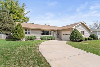 806 S 9th Ave, Saint Charles, IL 60174