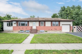 21 Silver St, West Babylon, NY 11704