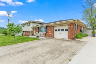 1477 W Calumet Dr, Worthington, KY 41183