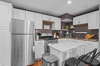 1305 Plainfield St, Johnston, RI 02919