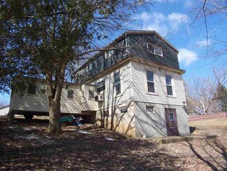 609 Valley St, Horicon, WI 53032