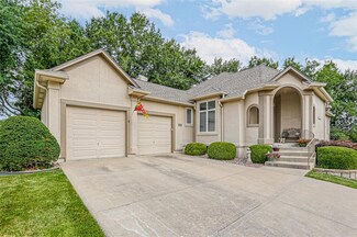 4028 NE Bittersweet Dr, Lees Summit, MO 64064