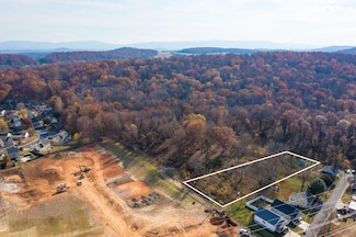 908,910,910a Moore St, Staunton, VA 24401