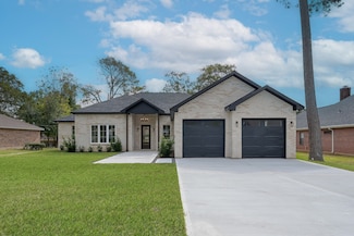 2421 Crosstimbers St, Huntsville, TX 77320