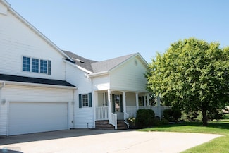 6205 16th St S, Fargo, ND 58104