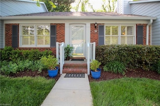 21 Park Village Ln Unit E, Greensboro, NC 27455