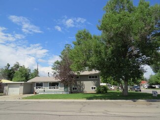 581 N 9th St, Lander, WY 82520