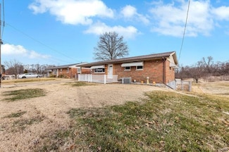 320 Sandra Ave, Saint Charles, MO 63301