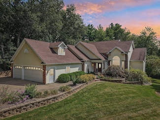 S2916A Fairway Dr, Reedsburg, WI 53959