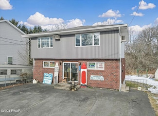 543 Main St, Gouldsboro, PA 18424