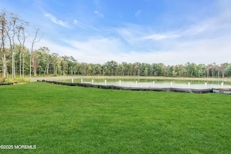 208 Mantoloking Dr, Jackson Township, NJ 08527