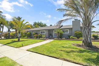 700 E Las Palmas Dr, Fullerton, CA 92835