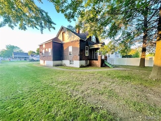 505 W 2nd St S, Mount Olive, IL 62069