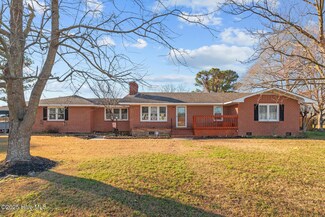 886 Lyman Rd, Beulaville, NC 28518