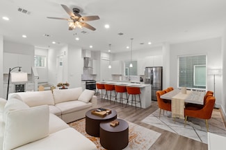 517 Schweikhardt St, Houston, TX 77020