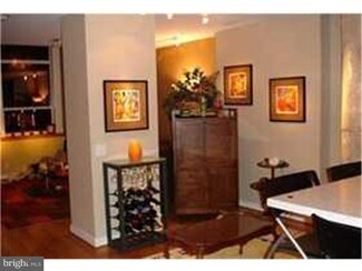 1100 Vine St Unit 1201, Philadelphia, PA 19107