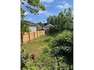 5528 NE Flanders St, Portland, OR 97213