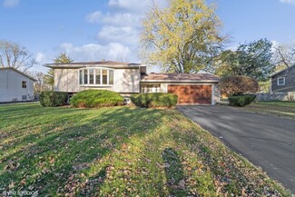 15244 W Pinewood Ln, Libertyville, IL 60048