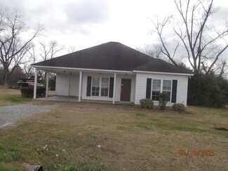 711 Pineview Ln NE, Dawson, GA 39842