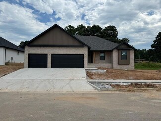 712 E Tarpon Rd, Nixa, MO 65714