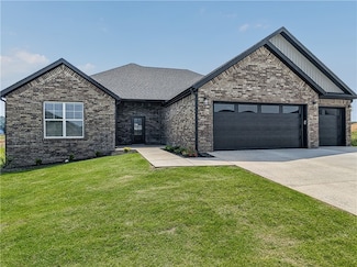 4843 Farmhouse St, Springdale, AR 72762