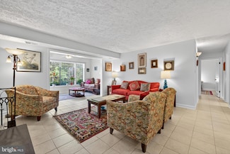 910 Windbrooke Dr, Gaithersburg, MD 20879