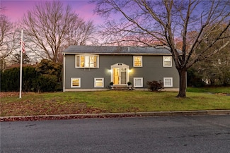 25 Fawn Ln, West Warwick, RI 02893