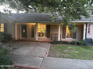 706 W Gresham St, Indianola, MS 38751