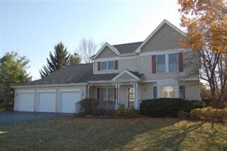 909 Acorn Dr, Sleepy Hollow, IL 60118
