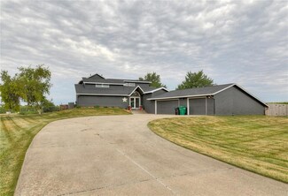 7409 NE 108th Place, Bondurant, IA 50035