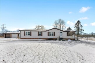 1115 W Garfield Rd, Columbiana, OH 44408