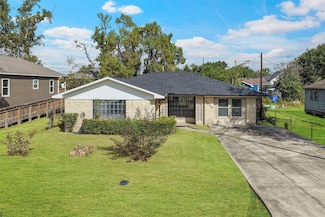 3613 Crandon St, Houston, TX 77026