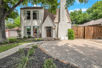 738 N Edgefield Ave, Dallas, TX 75208