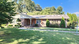 306 S Edgewood Dr, Hopkinsville, KY 42240