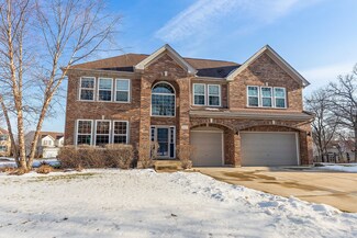 5617 Red Oak Dr, Hoffman Estates, IL 60192