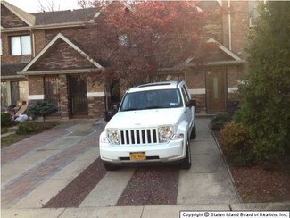 98 North Dr Unit 57, Staten Island, NY 10305