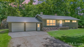 5006 L 75 Ln, Escanaba, MI 49829