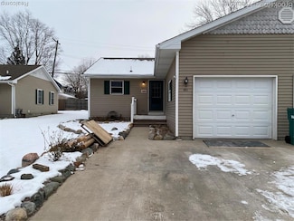 801 S 15th St Unit 803, Saint Clair, MI 48079