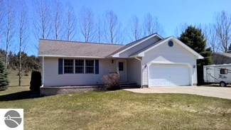 12281 S Lincoln Hollow Ct, Cedar, MI 49621