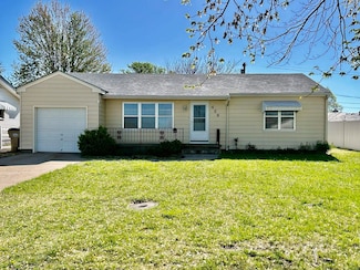 408 N Alexander St, Hoisington, KS 67544