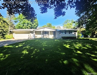 1674 Newark Ave, Pontiac, MI 48340