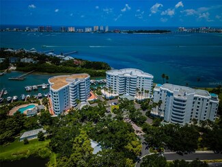 1 Seaside Ln Unit 302, Belleair, FL 33756