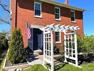 102 Bay Rd, Hadley, MA 01035
