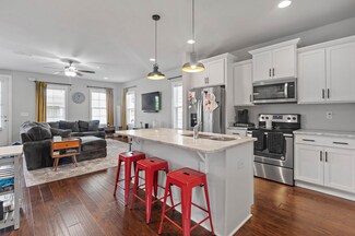 765 Cottage Park Dr, Nashville, TN 37207