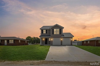 24 Queensway Dr, Belleville, IL 62226